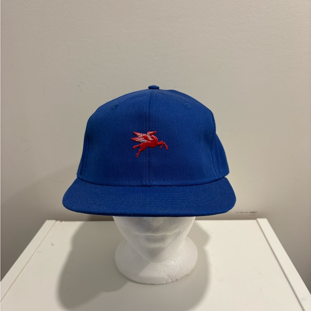 Vintage Mobil 1 Red Pegasus Embroidery logo SnapBack hat made in USA rare